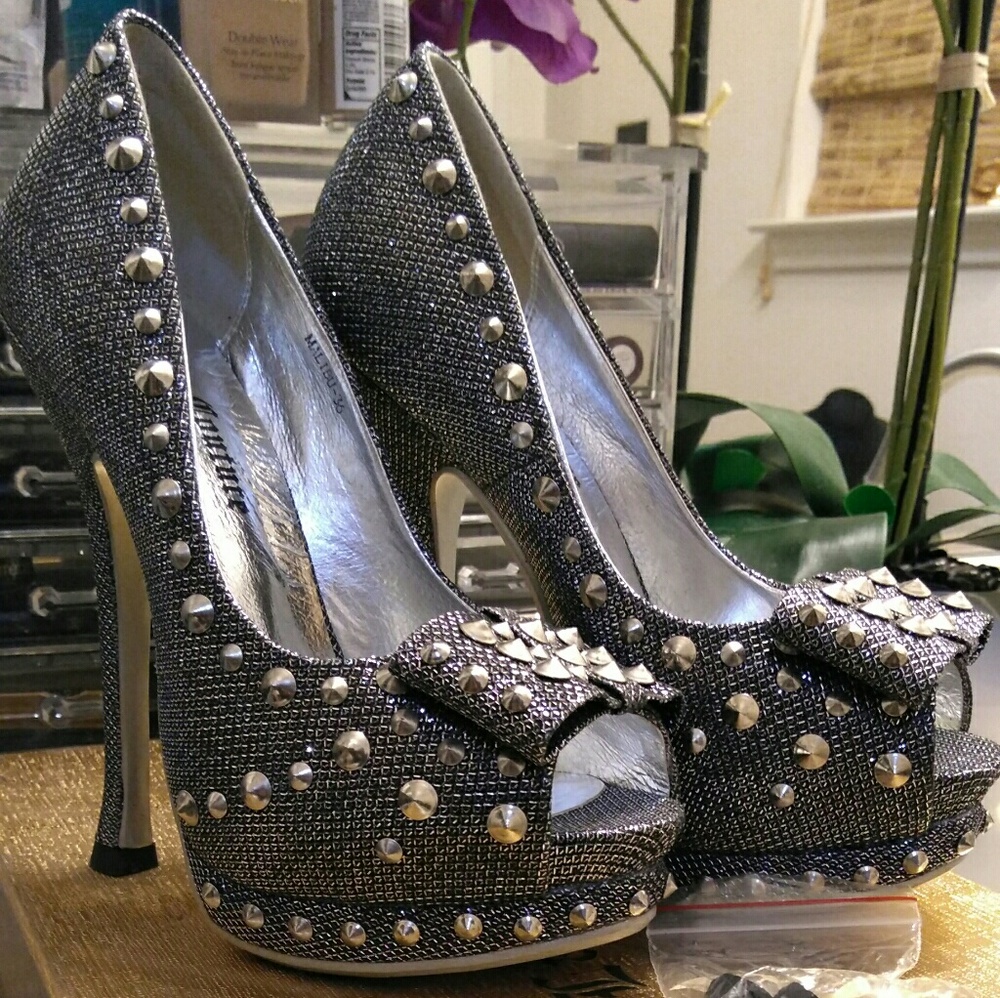 NIB W/Extra heel Caps-Lady Couture Heels