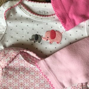 Newborn baby girl long sleeved onesies! 💗💗