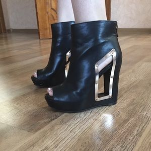 BCBG very sexy shoes.