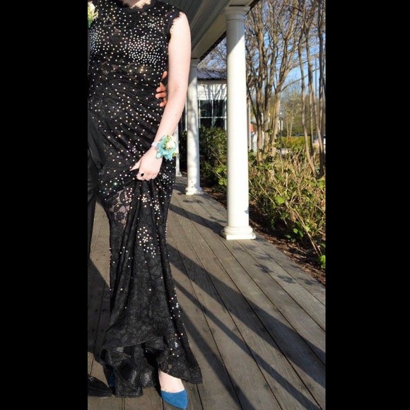 Prom dress - Picture 2 of 4