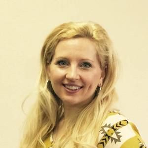 Meet your Posher, Senia