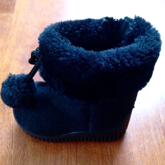 Other - 🎉HP🎉 NWOT  Furry Boots w/ Tie PomPoms