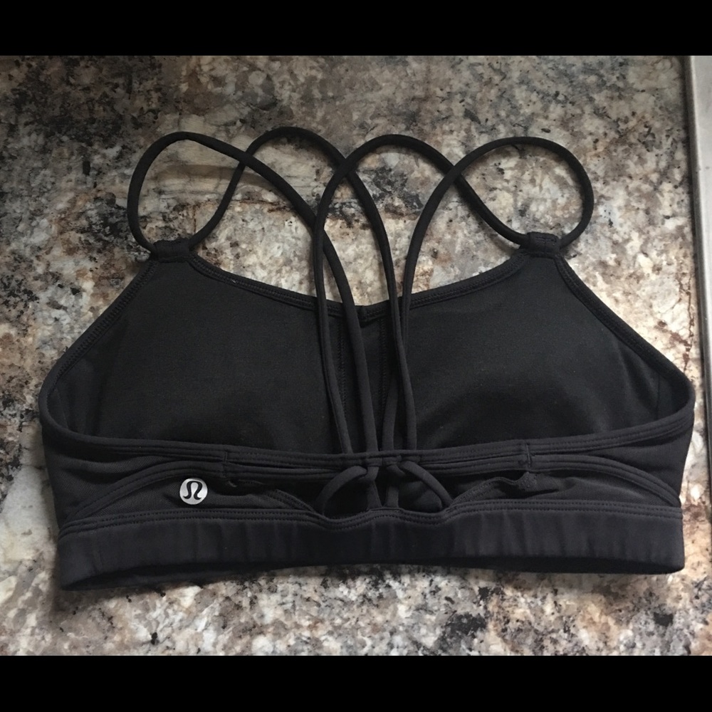 Black Lululemon sports bra