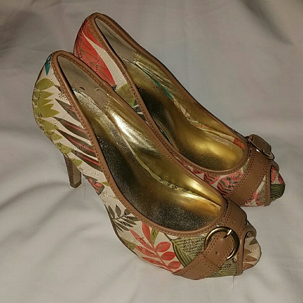 Delicious open toe shoes