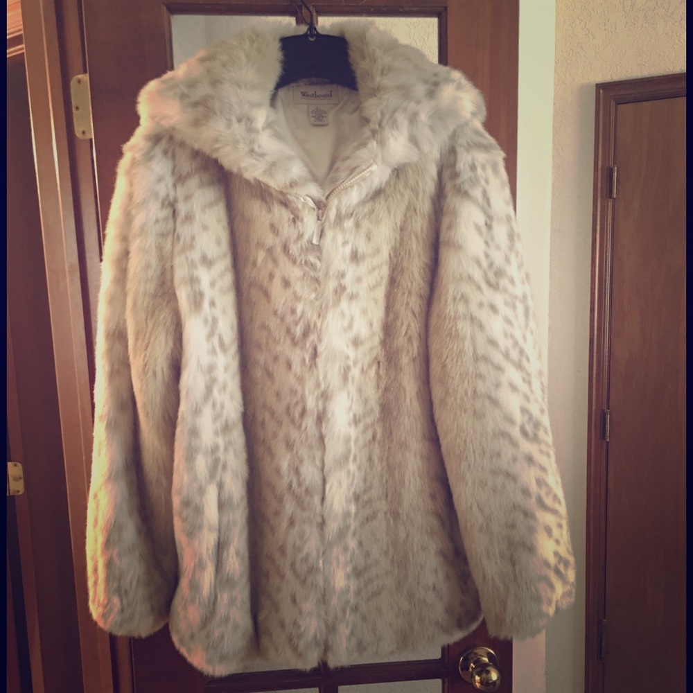 Multicolored White and Tan Cheetah Faux Fur Coat