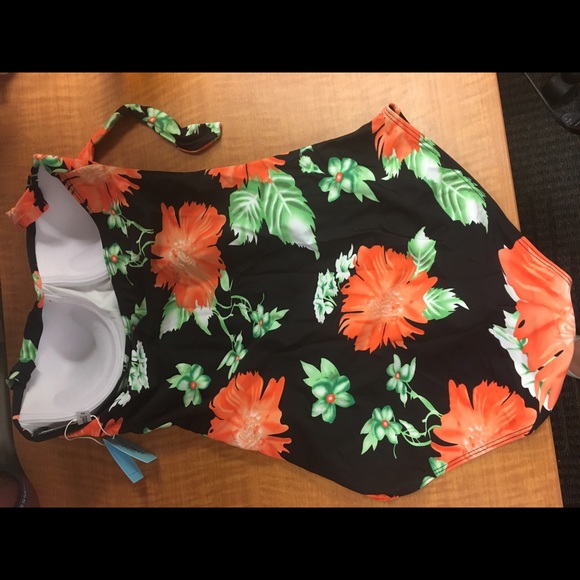 NEW one piece CupShe swimsuit with tags and liner. - Picture 6 of 8