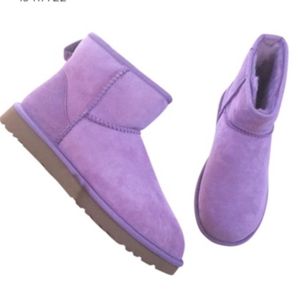🔴SOLD🔴🔴UGG NWT MINI CLASSIC LILAC BOOTS 🐨SOLD - Picture 1 of 4