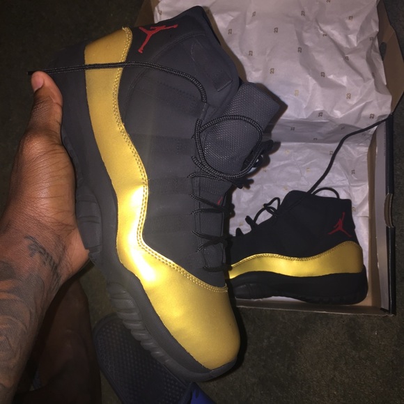 Jordan 11\'s size 9.5 customs