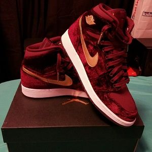 Jordan 1 Night Maroon Metallic Gold