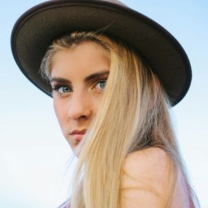 Meet your Posher, Micaela