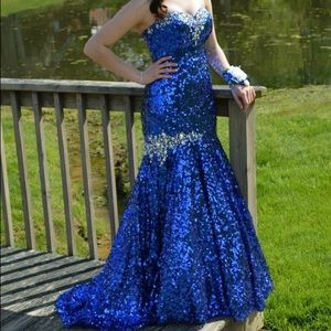 Blue strapless prom dress