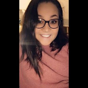 Meet your Posher, Justina