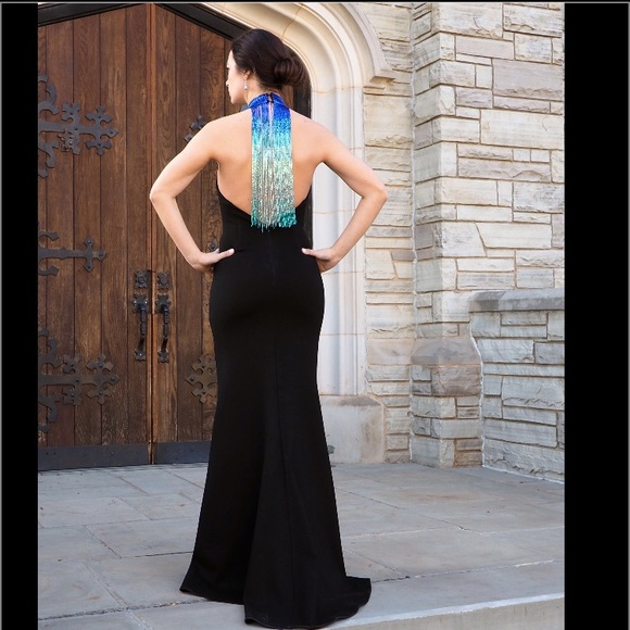 Formal dress - Picture 3 of 7