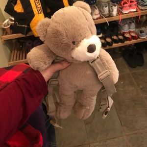 Bear backpack leash
