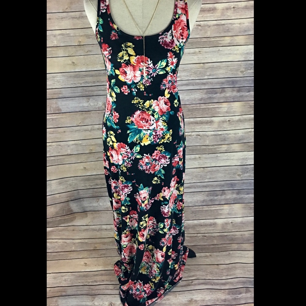 Ambiance Apparel Floral Racerback Maxi Dress Small