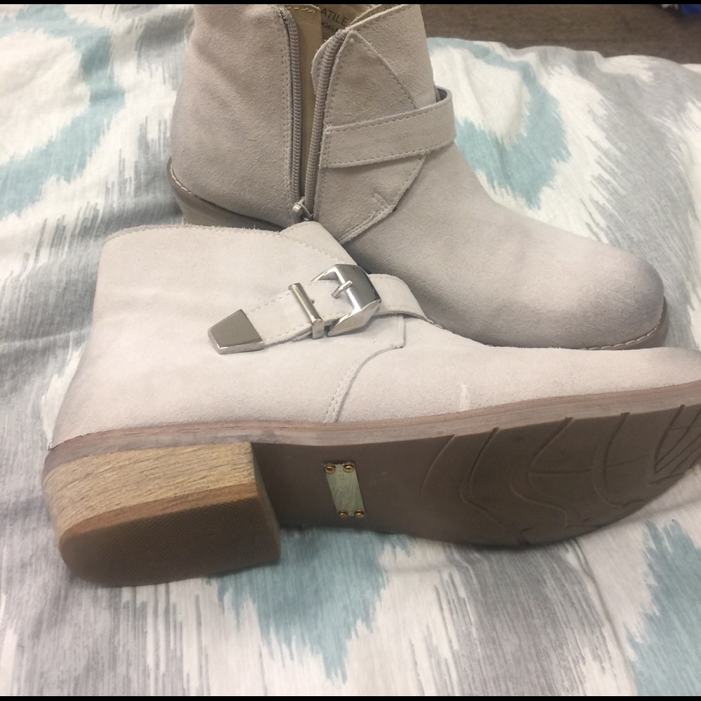 Boots - Picture 2 of 3