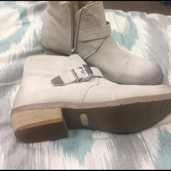 Boots - Picture 2 of 3