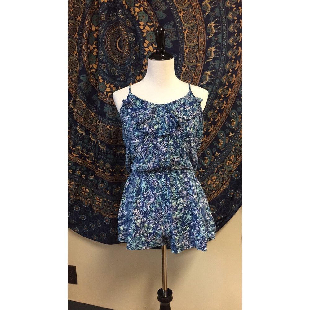 Super cute light weight romper!