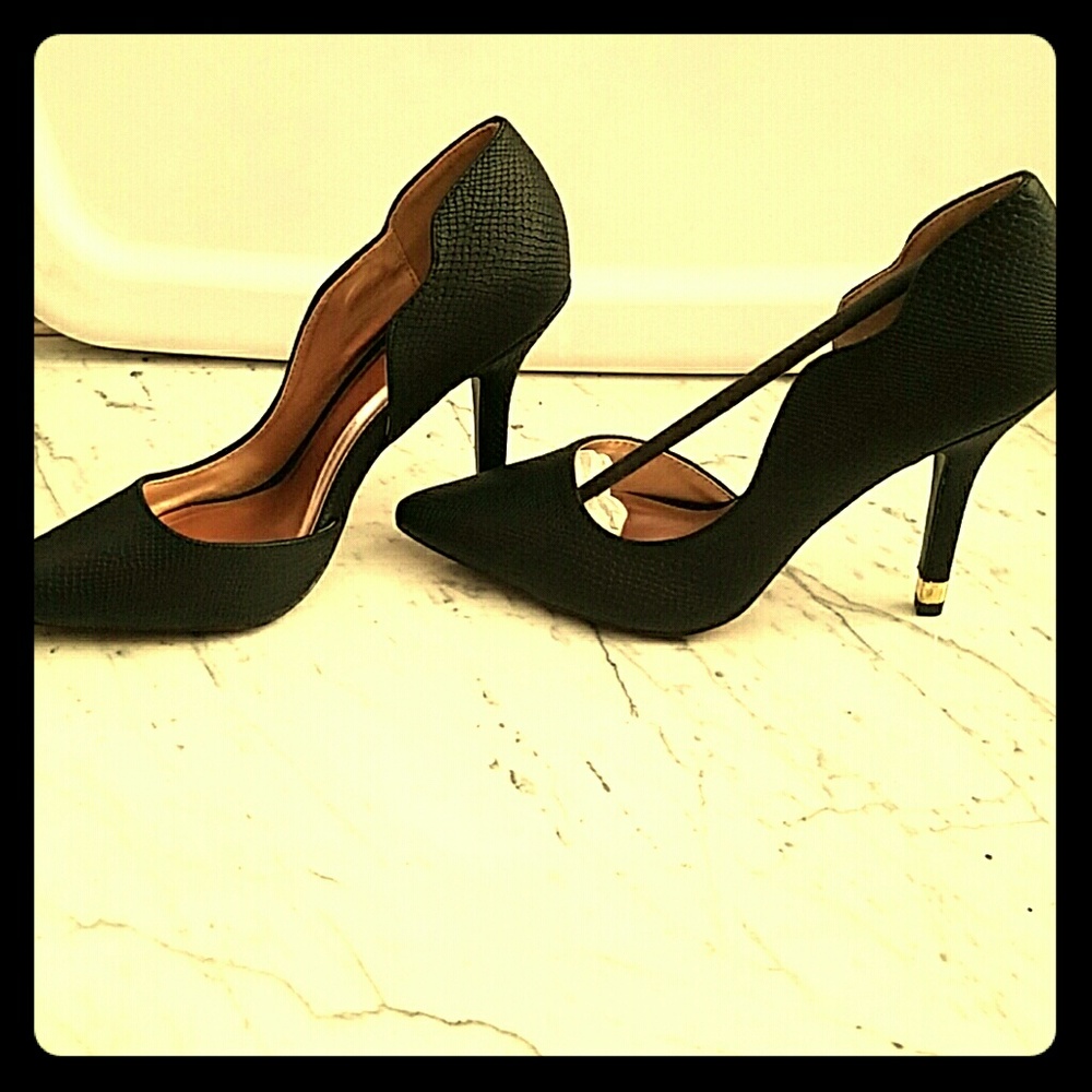Classic with a twist Heel