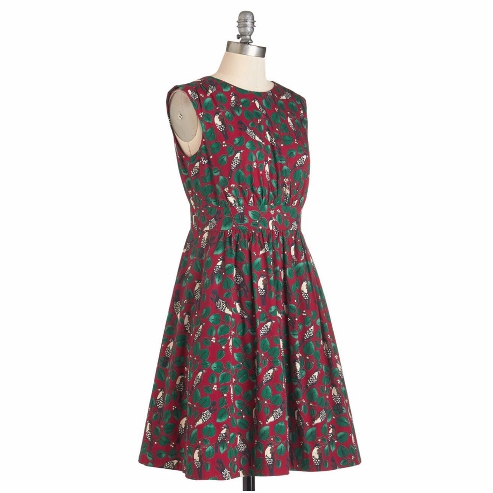 ModCloth Emily & Fin Too Much Fun Scarlett Birds M