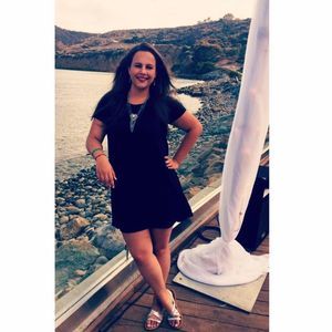 Meet your Posher, Crystal