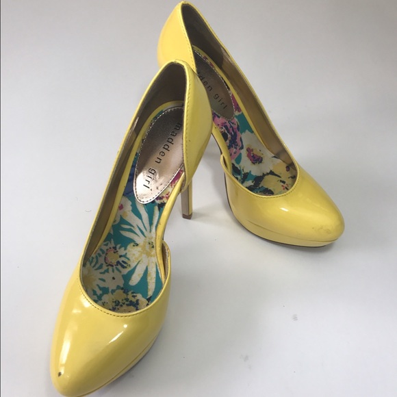 Bright yellow heels - Picture 1 of 4