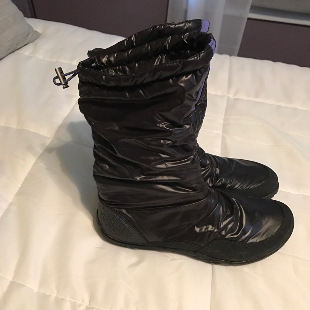 Vibrant winter boots