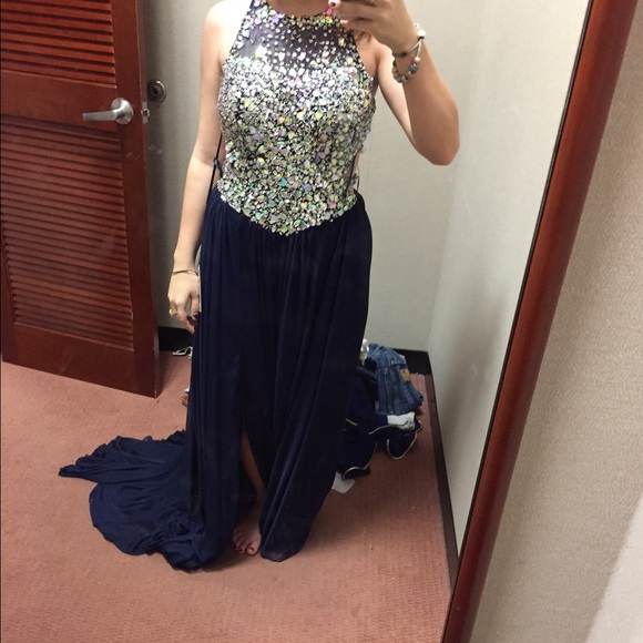 Navy blue, backless Prom Dresss. - Picture 2 of 3