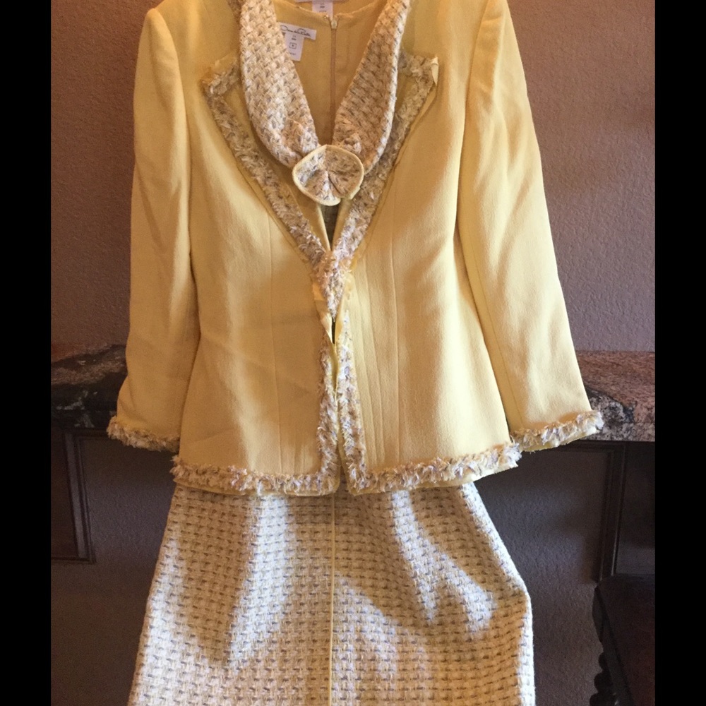 Oscar de la Renta Dress suit!