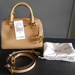 Beautiful purse just way to small for me.