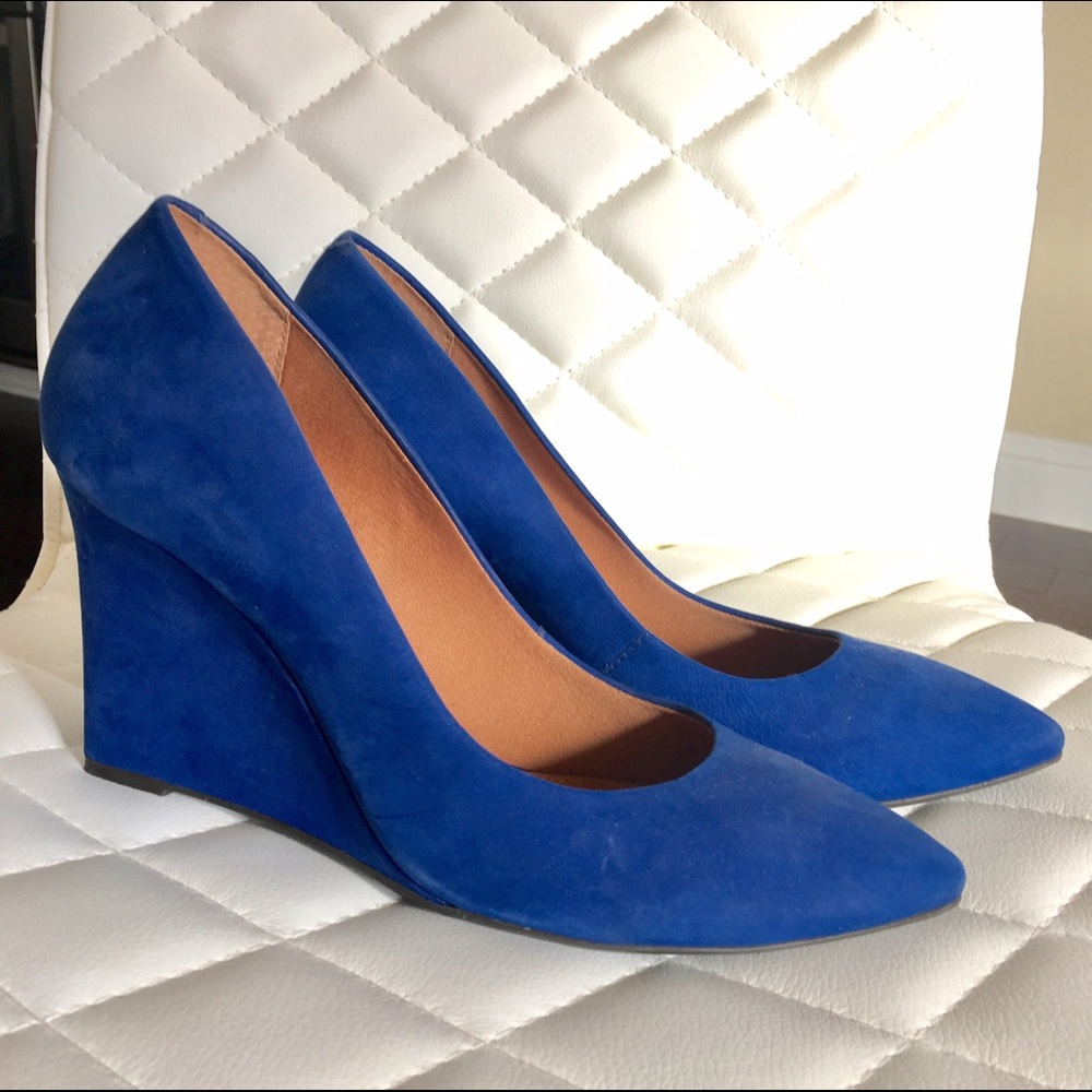 Cobalt blue AREZZO suede wedge size 7