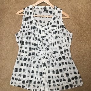 Sleeveless Blouse w Ruffle
