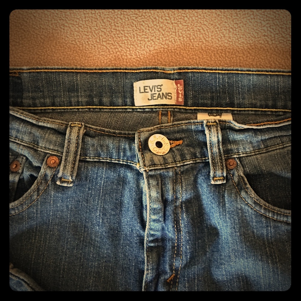 Perfect condition Ladie's Sz10M boot cut Levi's