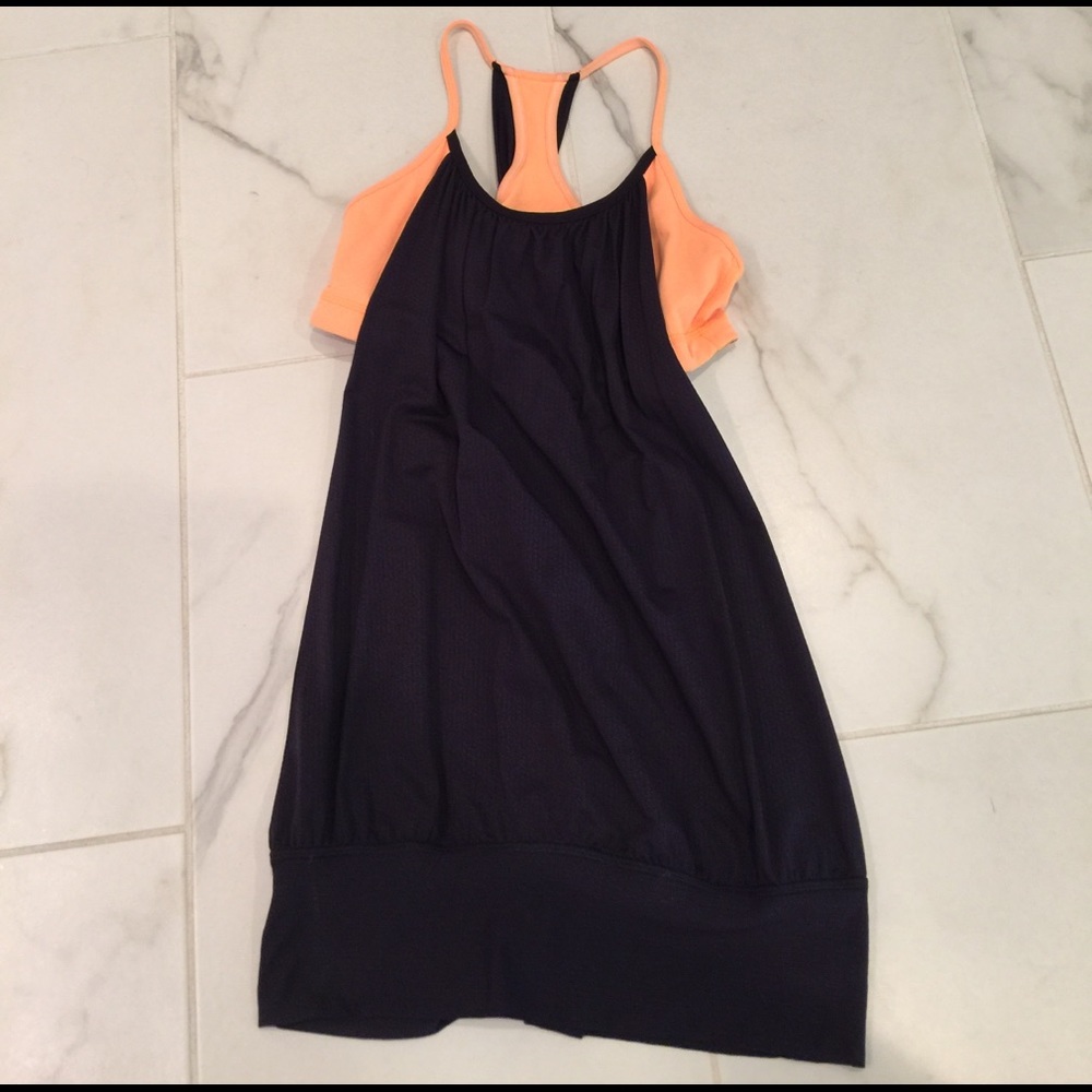 Lululemon top with built in bra size 6