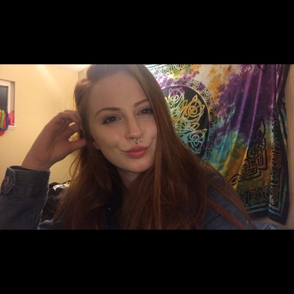 Meet your Posher, Haley - Picture 1 of 1