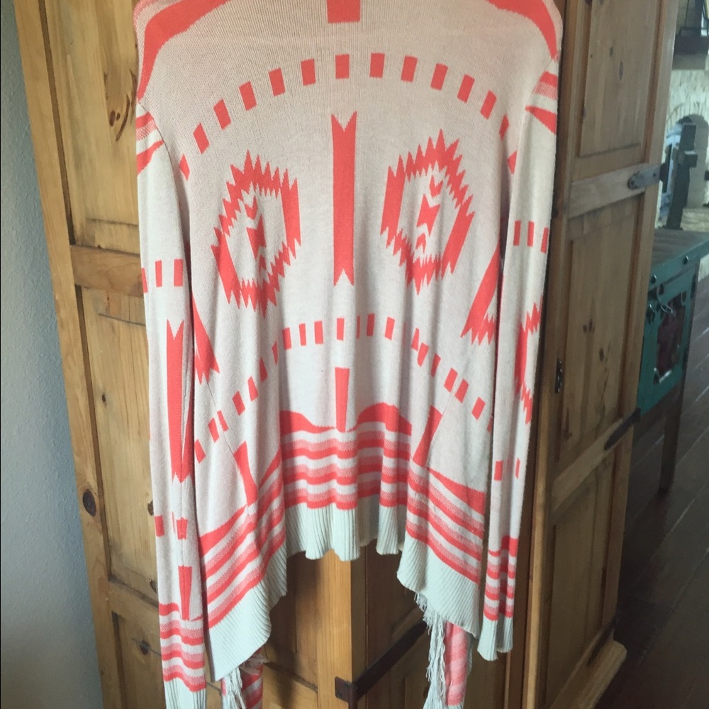 Aztec Pattern Cardigan - Picture 3 of 4