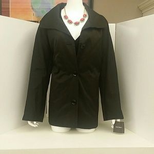 Ellen tracy coat.     (JS1)