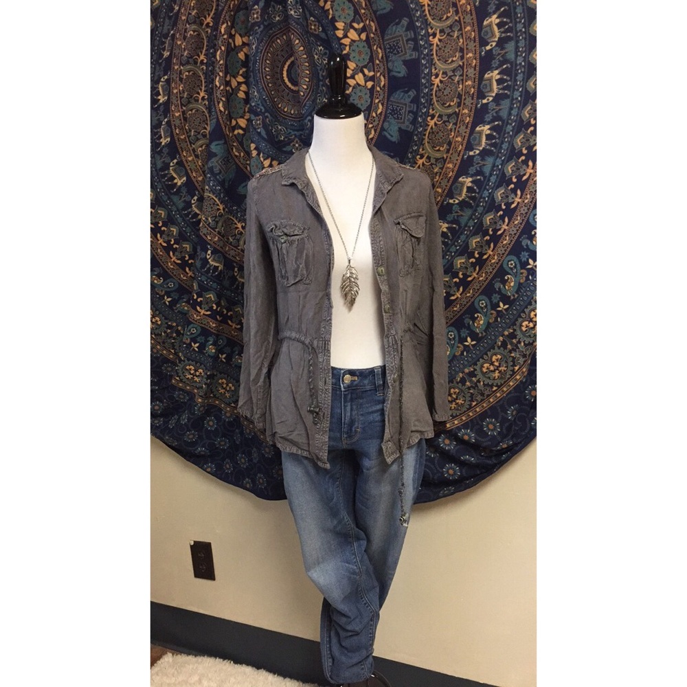 Super cute light spring jacket!