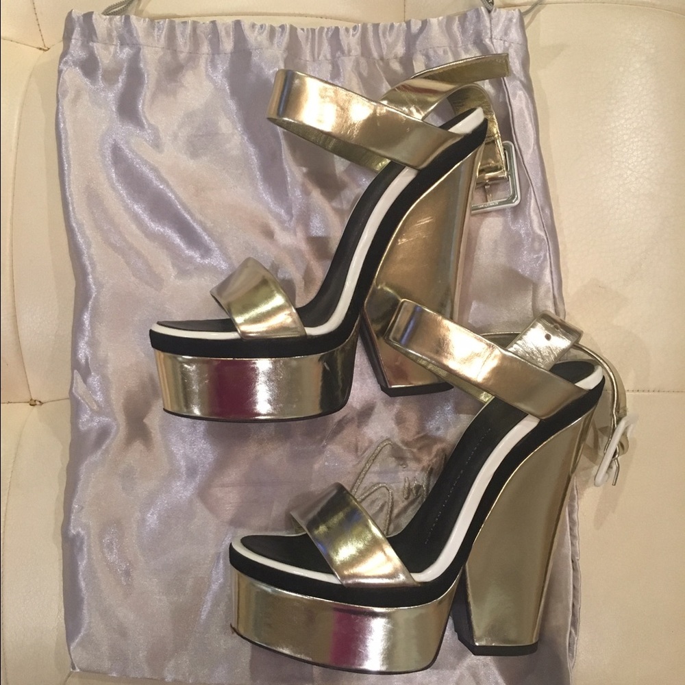 Giuseppe Zanotti Gold Heels