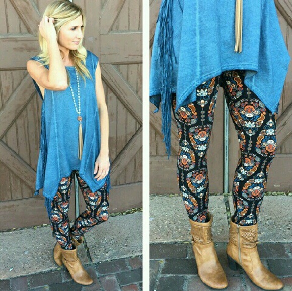 Black & Orange Paisley Leggings - Picture 3 of 4