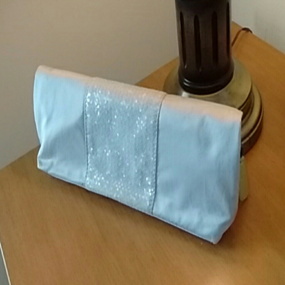 GAP Handbag/clutch NWOT