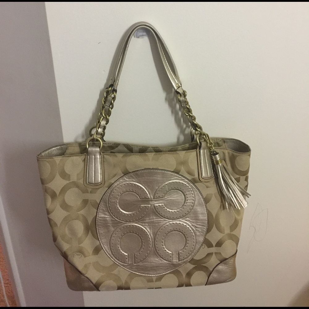 Gold coach bad size medium