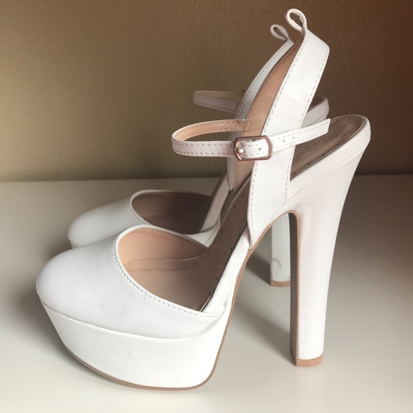 🌟Charlotte Russe Platform Pumps Size 9💫 - Picture 2 of 6