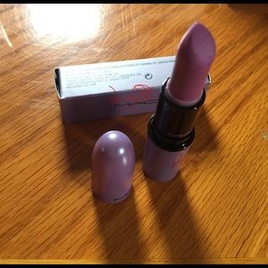 mac kelly osbourne dodgy girl lipstick