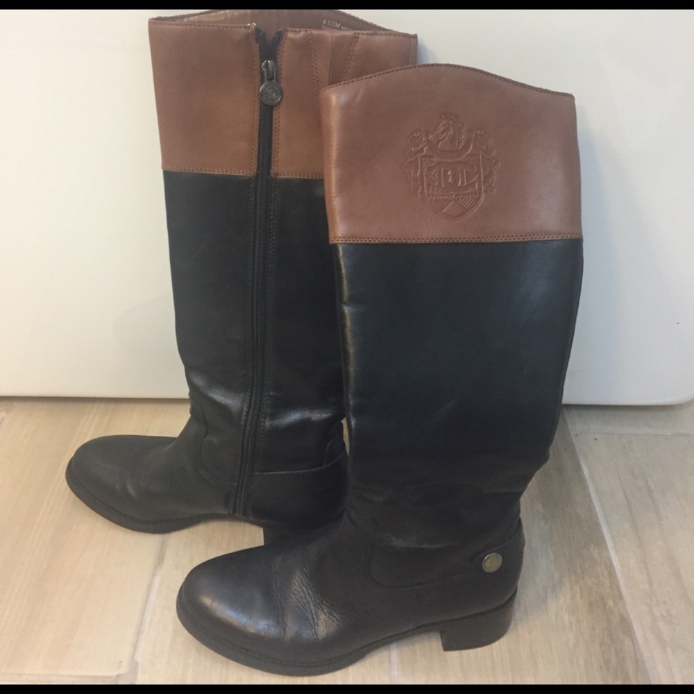 Etienne aigner two toned boots