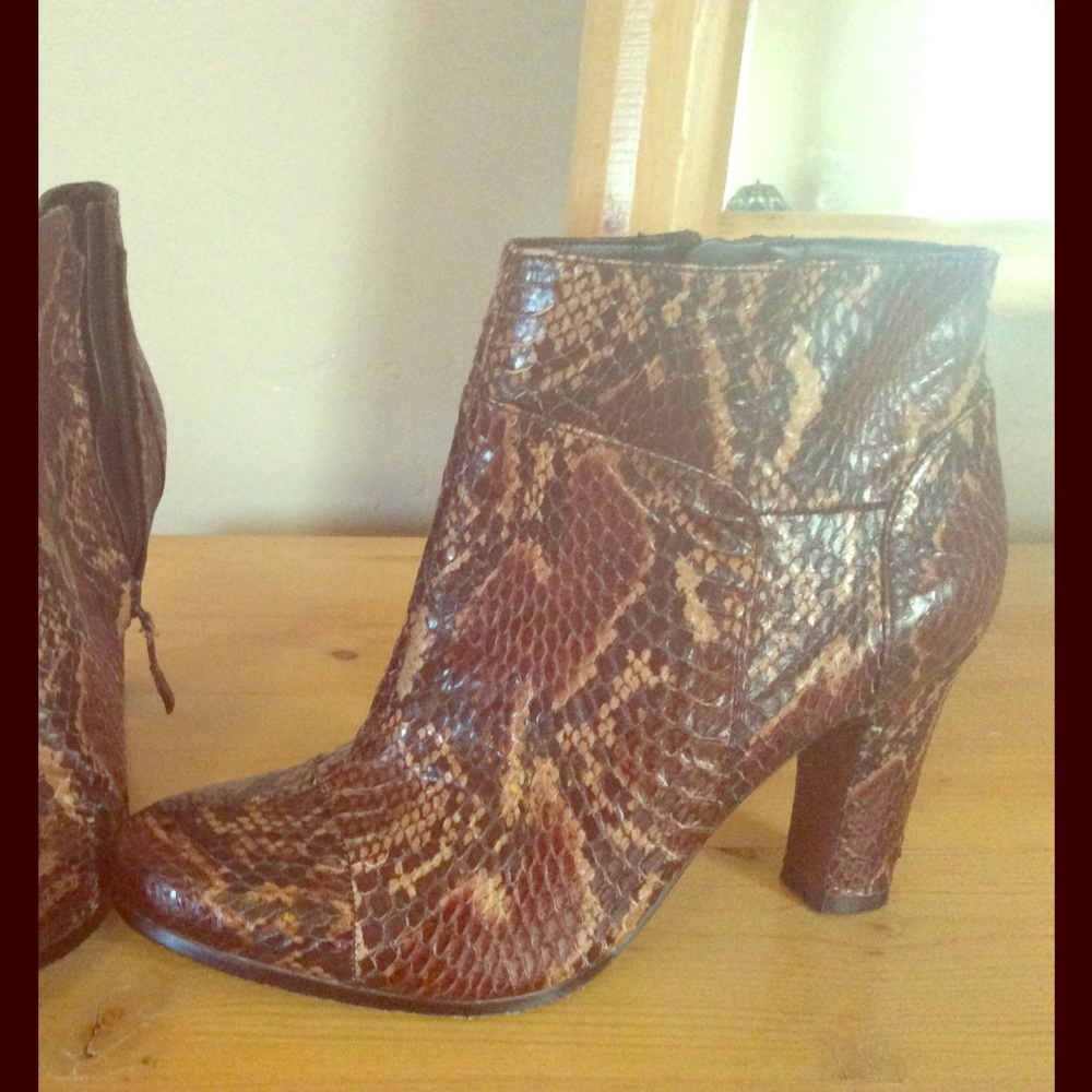 Sam Edelman maroon/brown 🐍 snake print boots,