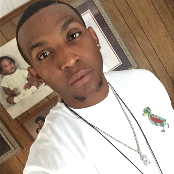 Meet your Posher, Chris - Picture 2 of 2