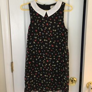 Urban Outfitters floral print w/ peter pan collar