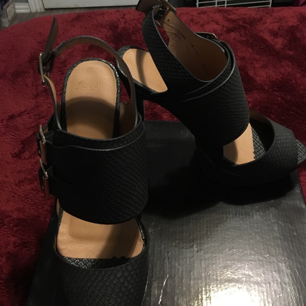 Cute black heels