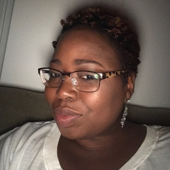 Meet your Posher, Monique - Picture 1 of 1